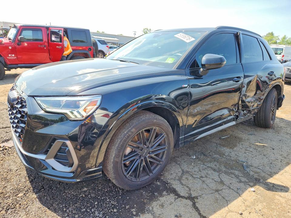 2022 Audi Q3 VIN WA1EECF32N1047097 — COPART salvage auction photo