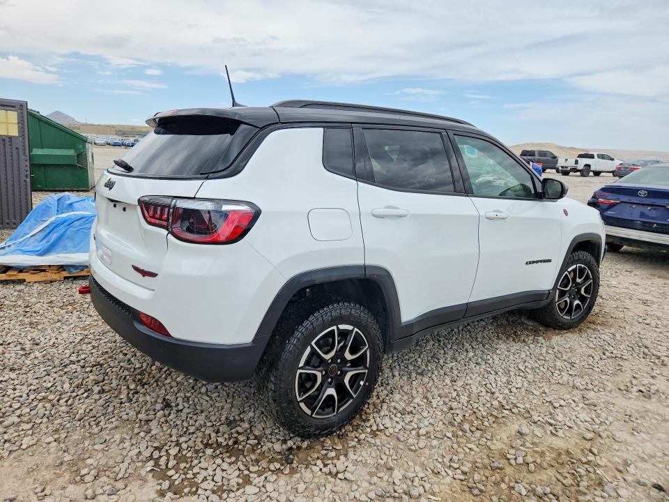 2026 Jeep Compass VIN 3C4NJDDNXTT178148 COPART salvage auction — FRONT END, Tx - Certificate Of Title, sold $7,800 on 2026-08-03 (photo 3)
