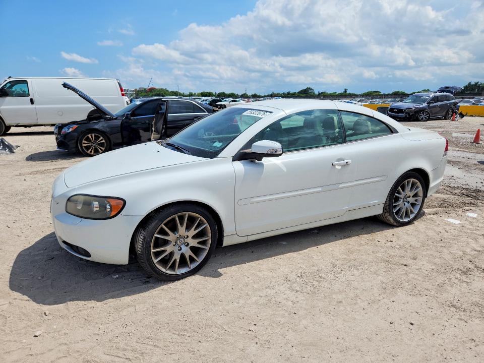 2009 Volvo C70 VIN YV1MC67239J075716 COPART salvage auction — MINOR DENT/SCRATCHES, Fl - Certificate Of Title, sold $400 on 2026-07-29 (photo 1)