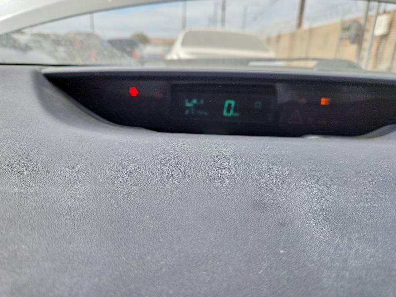 2004 Toyota Prius VIN JTDKB22U440109243 COPART salvage auction — NORMAL WEAR, CA - DIS/DLR/EXP ONLY CLEAN TITLE, sold $300 on 2026-07-27 (photo 9)