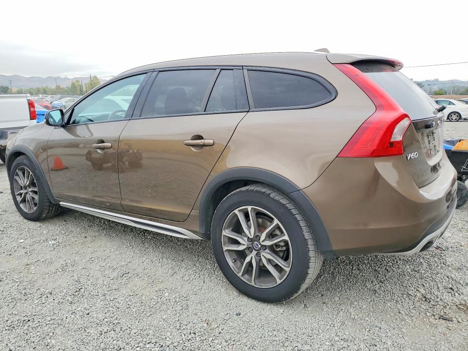 2018 Volvo V60 VIN YV440MWK9J2058483 COPART salvage auction — WATER/FLOOD, Salvage Title, sold $2,400 on 2026-07-22 (photo 2)