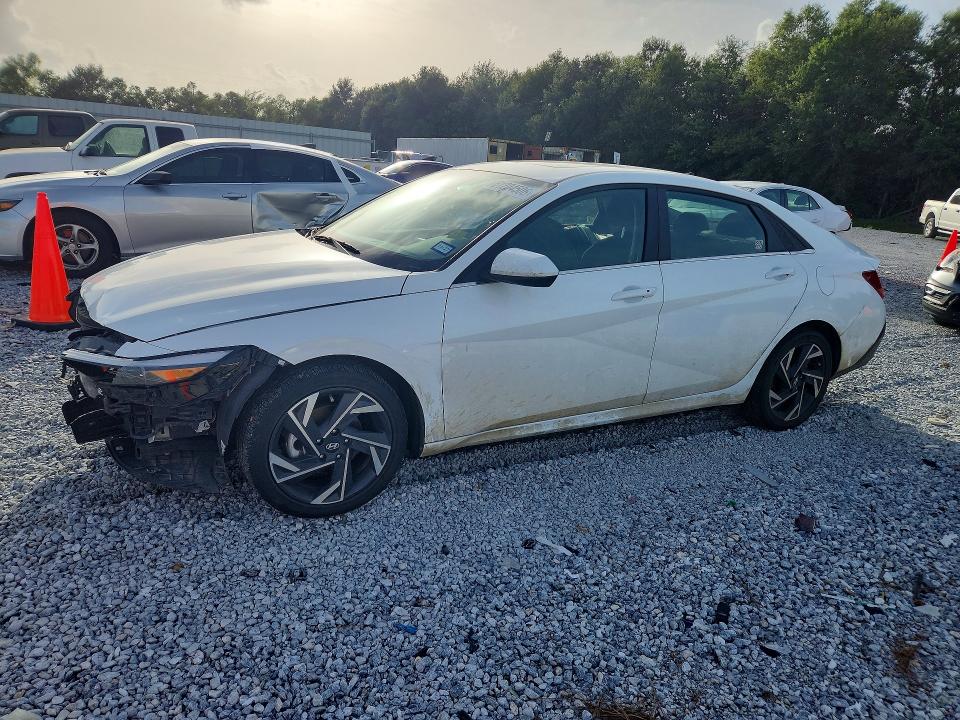 2025 Hyundai Elantra VIN KMHLS4DG7SU002261 — COPART salvage auction photo