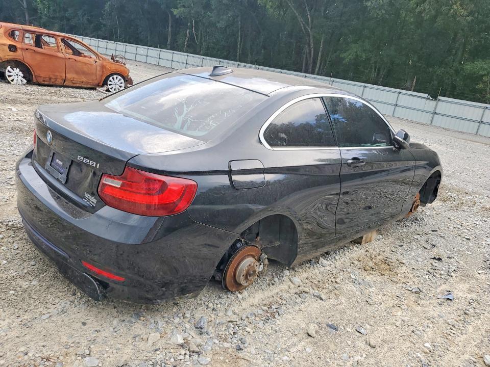 2015 BMW VIN WBA1F5C59FV256394 COPART salvage auction — VANDALISM, Az - Cert Of Title - Salvage, sold $525 on 2026-07-14 (photo 3)