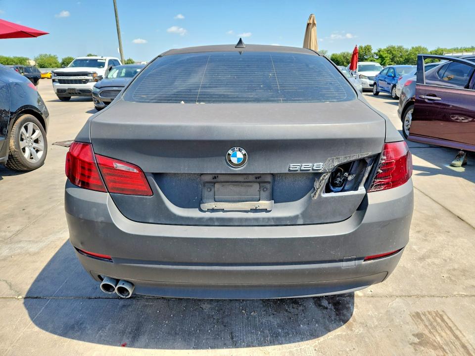 2011 BMW 5 series VIN WBAFR1C53BC741352 COPART salvage auction — NORMAL WEAR, TX - CERTIFICATE OF TITLE, sold $550 on 2026-07-30 (photo 6)