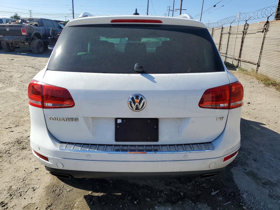 2012 Volkswagen Touareg VIN WVGEF9BP4CD007755 COPART salvage auction — FRONT END, Ca - Dis/Dlr/Exp Only Clean Title, sold $1,000 on 2026-07-20 (photo 6)