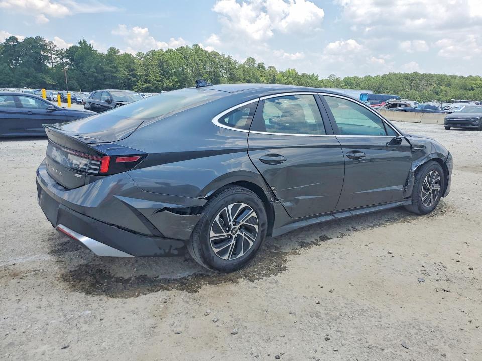 2026 Hyundai Sonata hybrid VIN KMHL24JJ6TA144538 COPART salvage auction — SIDE, FL - CERT OF TITLE SLVG REBUILDABLE, sold $11,500 on 2026-07-15 (photo 3)