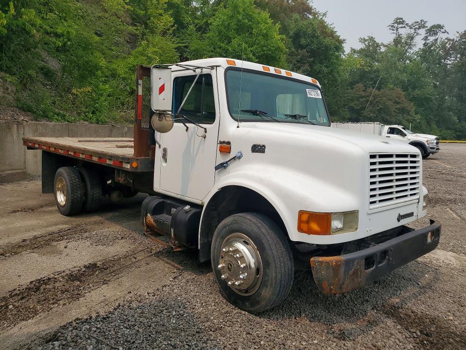 1999 International VIN 1HTSLABL8XH584515 COPART salvage auction — MINOR DENT/SCRATCHES, PA - CERT OF TITLE (P), sold $9,600 on 2026-08-31 (photo 4)