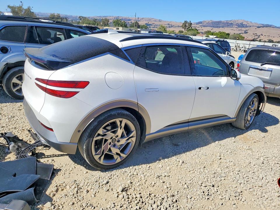 2023 Genesis Gv60 VIN KMUKEDTB9PU003235 COPART salvage auction — FRONT END, Salvage Title, sold $7,800 on 2026-08-18 (photo 3)