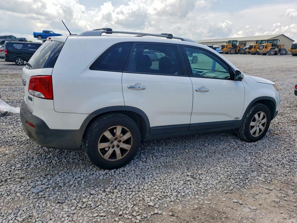2011 Kia Sorento VIN 5XYKTDA24BG177980 COPART salvage auction — MINOR DENT/SCRATCHES, Tn - Certificate Of Title, sold $700 on 2026-07-28 (photo 3)