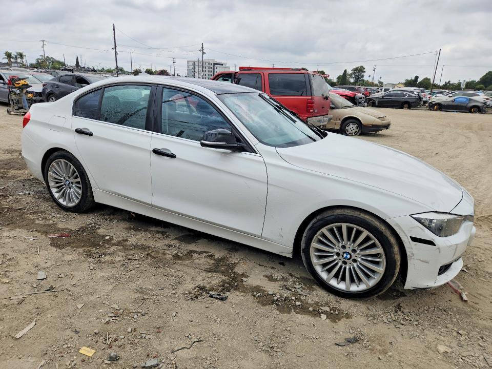 2012 BMW 3er VIN WBA3A5C59CF257333 COPART salvage auction — FRONT END, Ca - Dlr/Dis/Exp Only Salvage Title, sold $1,150 on 2026-07-09 (photo 4)