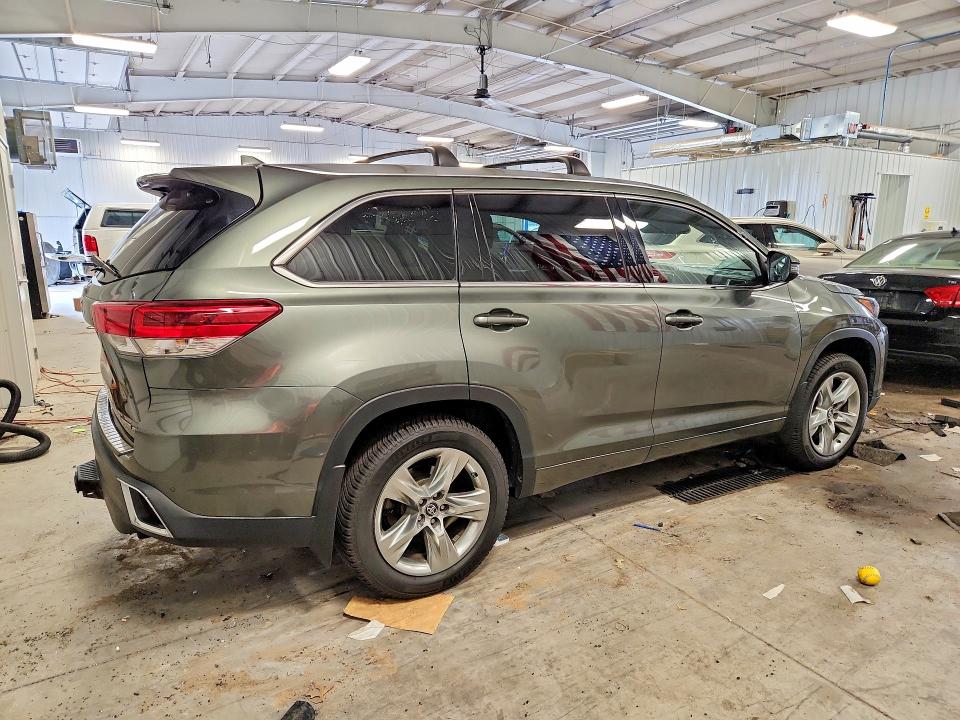 2019 Toyota Highlander VIN 5TDDZRFH7KS925531 COPART salvage auction — VANDALISM, Mn - Cert Of Title-Salvage, sold $1,100 on 2026-07-28 (photo 3)