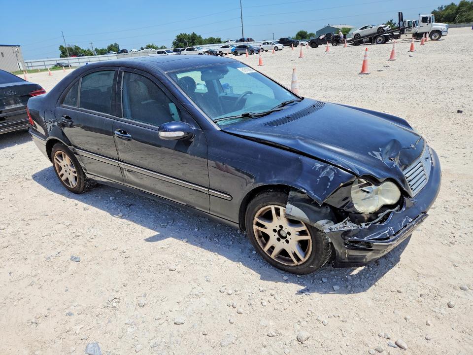 2003 Mercedes-benz C-klasse VIN WDBRF61J73A410131 COPART salvage auction — FRONT END, Tx - Salvage Vehicle Title, sold $225 on 2026-08-06 (photo 4)