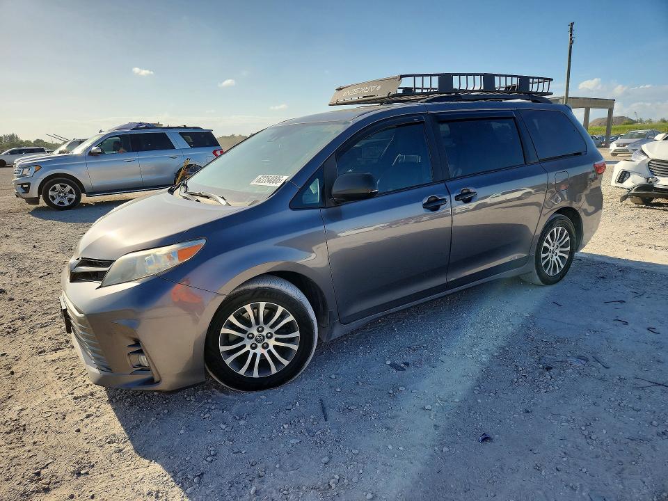 2018 Toyota Sienna VIN 5TDYZ3DC5JS914578 COPART salvage auction — NORMAL WEAR, Ca - Dis/Dlr/Exp Only Clean Title (P), sold $1,300 on 2026-07-28 (photo 1)