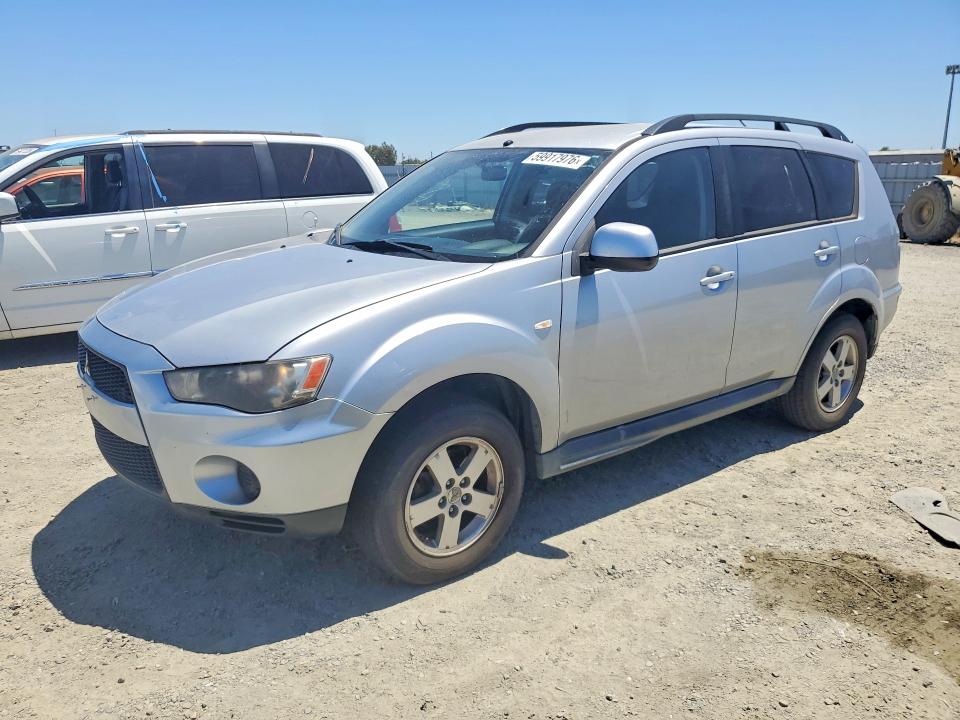 2010 Mitsubishi Outlander VIN JA4AT2AW3AZ014203 COPART salvage auction — MINOR DENT/SCRATCHES, CA - DIS/DLR/EXP ONLY CLEAN TITLE, sold $250 on 2026-07-23 (photo 1)