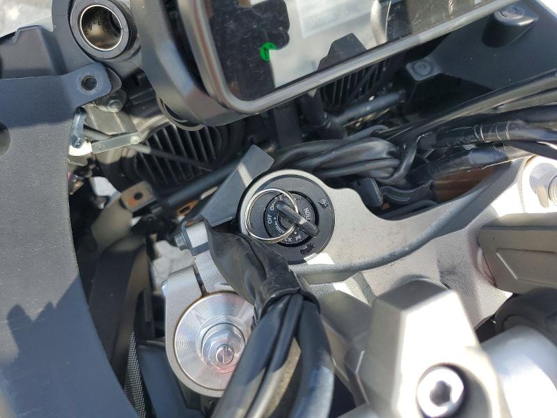 2020 Yamaha VIN JYARN62E8LA001363 COPART salvage auction — ROLLOVER, Salvage Title, sold $3,500 on 2026-08-27 (photo 8)