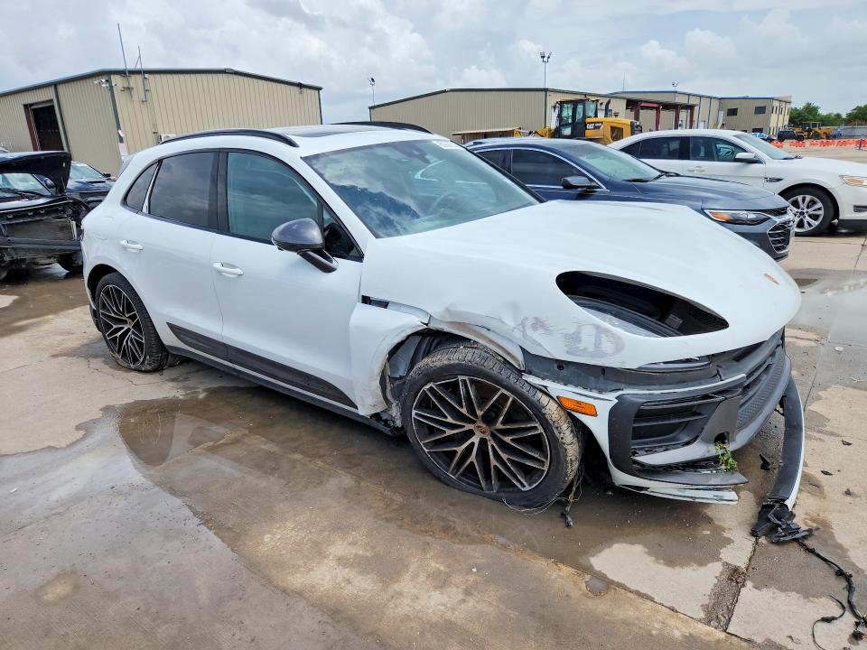 2024 Porsche Macan VIN WP1AA2A50RLB04473 COPART salvage auction — FRONT END, TX - CERTIFICATE OF TITLE, sold $13,100 on 2026-08-11 (photo 4)