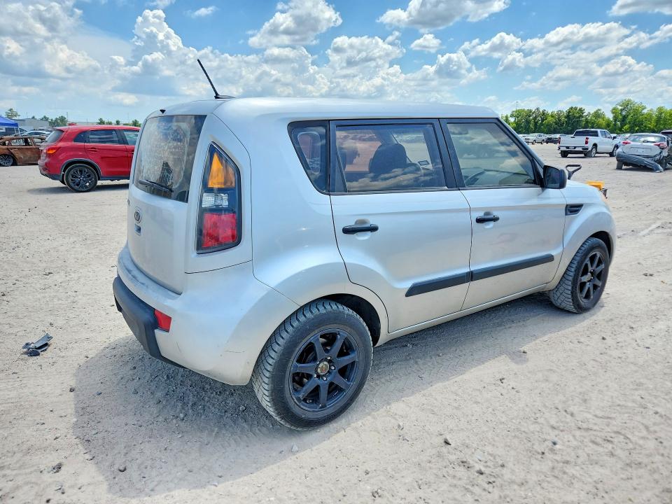 2011 Kia Soul VIN KNDJT2A18B7721580 COPART salvage auction — NORMAL WEAR, TX - CERTIFICATE OF TITLE, sold $1,050 on 2026-07-17 (photo 3)
