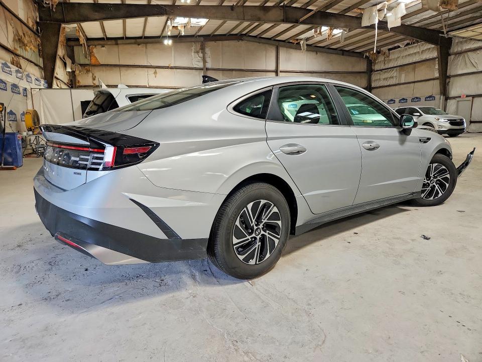 2026 Hyundai Sonata hybrid VIN KMHL24JJ3TA157974 COPART salvage auction — FRONT END, AZ - CERT OF TITLE- NON REPAIR (P), sold $7,400 on 2026-07-27 (photo 3)