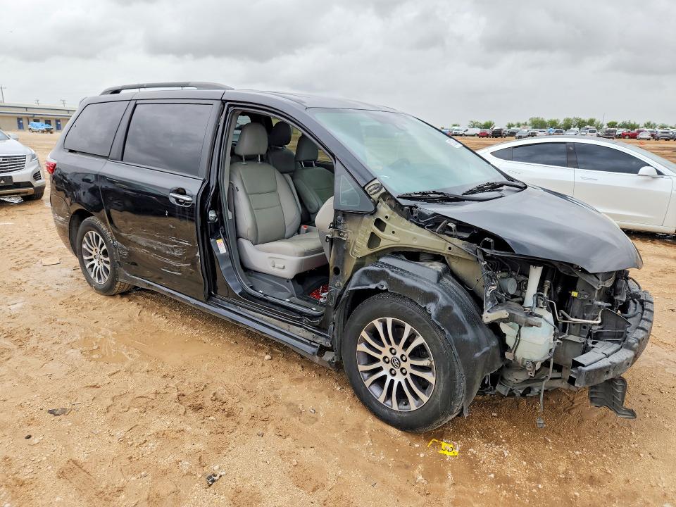 2019 Toyota Sienna VIN 5TDYZ3DC6KS012636 COPART salvage auction — SIDE, TX - SALVAGE VEHICLE TITLE, sold $10 on 2026-07-30 (photo 4)