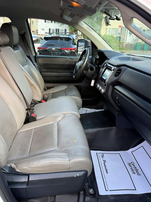 2017 Toyota Tundra VIN 5TFCY5F14HX021388 COPART salvage auction — MINOR DENT/SCRATCHES, Vt - Certificate Of Title (P), sold $9,400 on 2026-07-21 (photo 7)