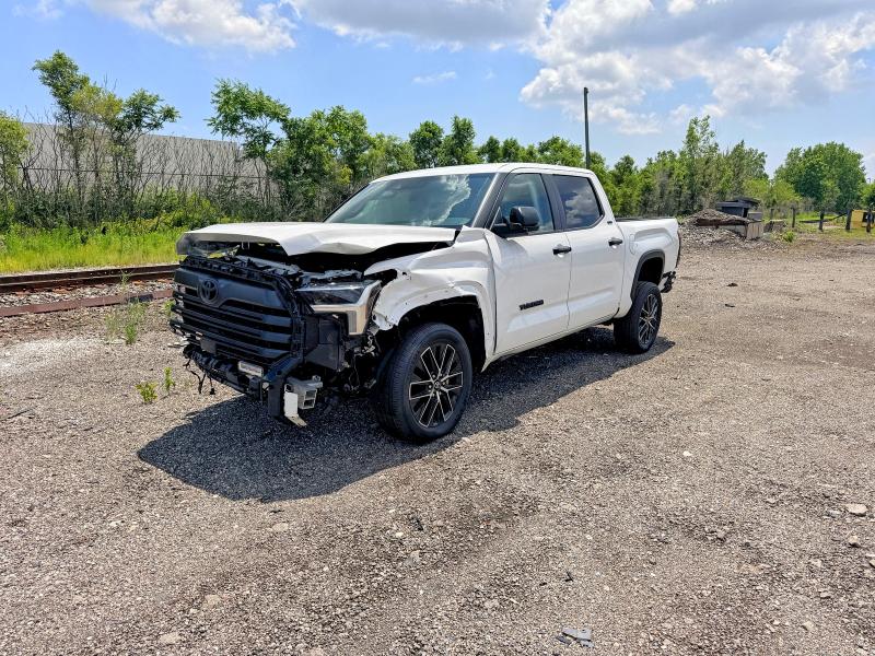 2025 Toyota Tundra VIN 5TFLA5DB4SX324646 COPART salvage auction — ROOF, Mi - Dealer Only Clean Title (P), sold $15,400 on 2026-07-31 (photo 2)
