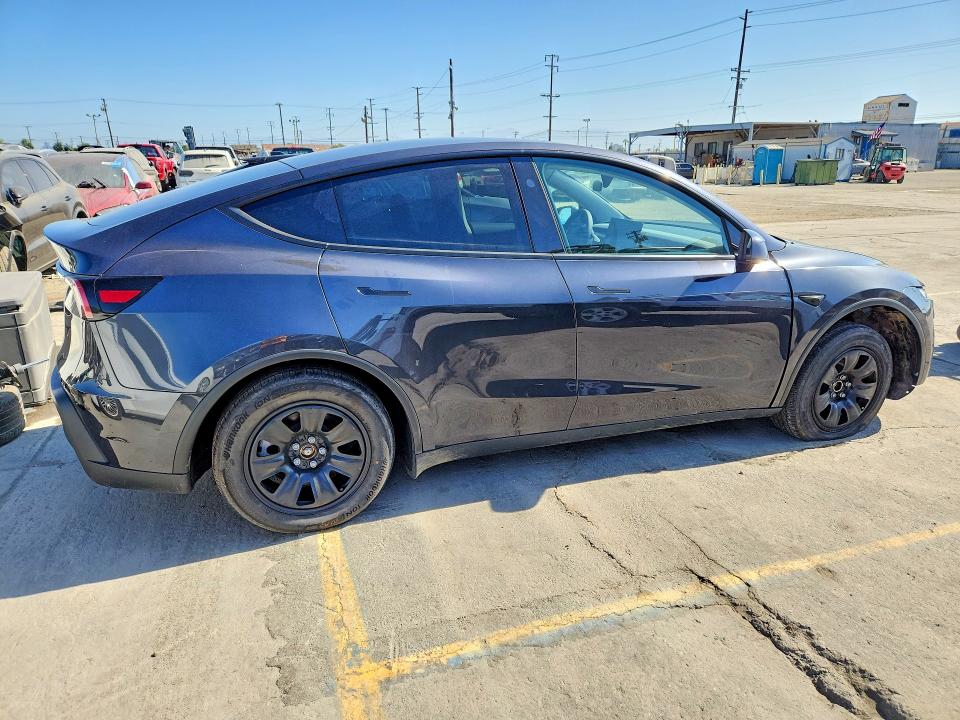 2026 Tesla Model y VIN 7SAYGDED3TA590105 COPART salvage auction — FRONT END, Salvage Title, sold $21,300 on 2026-07-29 (photo 3)