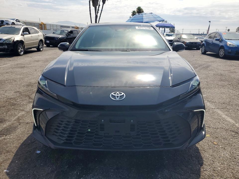 2025 Toyota Camry VIN 4T1DAACK2SU193471 COPART salvage auction — NORMAL WEAR, CA - DIS/DLR/EXP ONLY CLEAN TITLE, sold $19,300 on 2026-07-31 (photo 5)