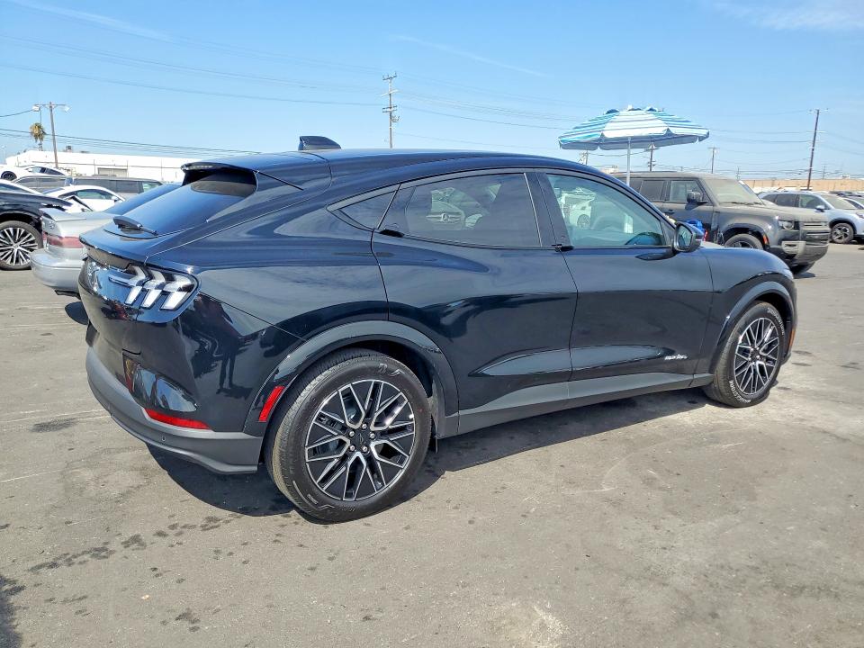 2025 Ford Mustang mach-e VIN 3FMTK3R79SMA38489 COPART salvage auction — NORMAL WEAR, CA - DIS/DLR/EXP ONLY CLEAN TITLE, sold $8,400 on 2026-07-22 (photo 3)