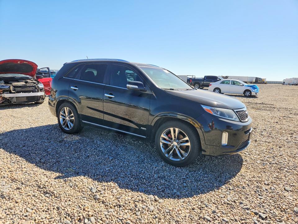2014 Kia Sorento VIN 5XYKWDA72EG499427 COPART salvage auction — MINOR DENT/SCRATCHES, Tx - Salvage Vehicle Title, sold $475 on 2026-07-28 (photo 4)