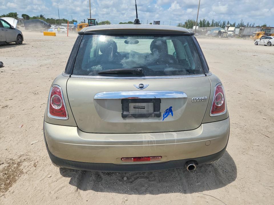 2011 Mini Cooper VIN WMWSU3C58BTX96727 COPART salvage auction — MECHANICAL, FL - CERTIFICATE OF TITLE, sold $250 on 2026-07-28 (photo 6)
