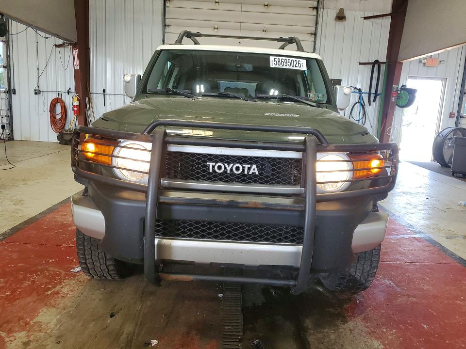 2014 Toyota Fj cruiser VIN JTEBU4BF8EK193334 COPART salvage auction — REAR END, Pa - Certificate Of Salvage, sold $9,100 on 2026-07-13 (photo 5)