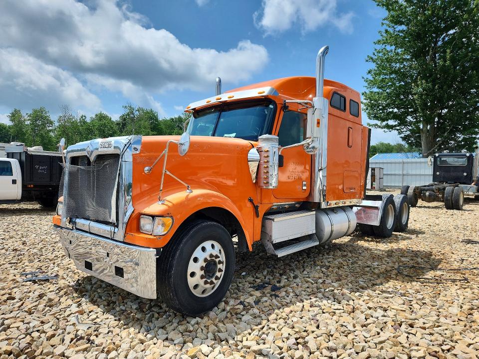 2006 International 9000-series VIN 2HSCKAPR06C295207 COPART salvage auction — FRONT END, PA - CERT OF TITLE, sold $6,800 on 2026-09-01 (photo 1)