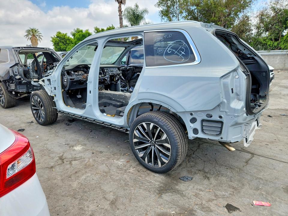 2026 Volvo Xc90 VIN YV4H60PE7T1501899 COPART salvage auction — STRIPPED, CA - SALVAGE CERTIFICATE, sold $8,700 on 2026-07-28 (photo 2)