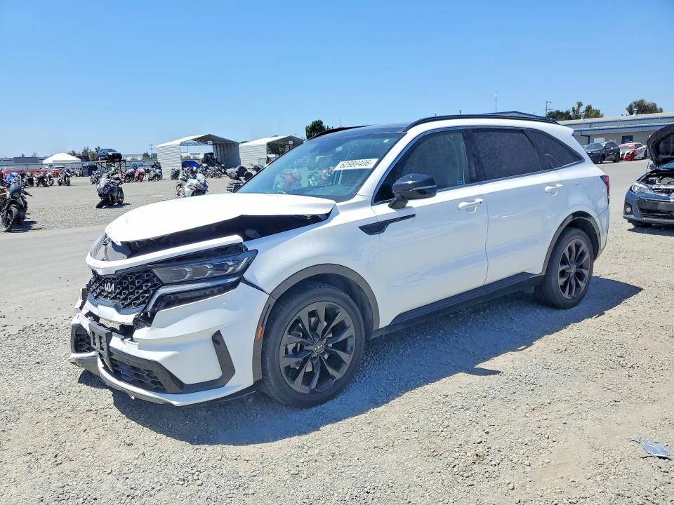 2022 Kia Sorento VIN 5XYRK4LF4NG127053 COPART salvage auction — FRONT END, CA - SALVAGE CERTIFICATE, sold $8,400 on 2026-08-21 (photo 1)