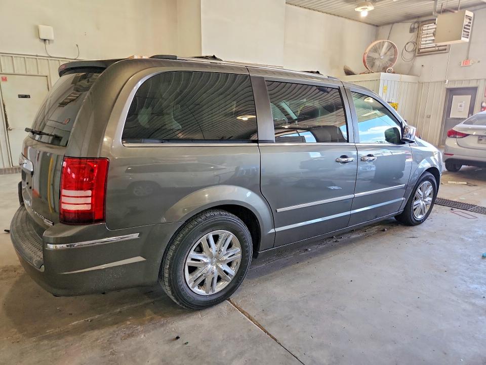 2010 Chrysler Town & country VIN 2A4RR6DX8AR239966 COPART salvage auction — MINOR DENT/SCRATCHES, MO - SALVAGE CERTIFICATE OF TITLE, sold $70 on 2026-07-28 (photo 3)