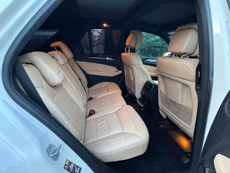 2022 Jeep Wrangler / VIN 1C4JJXP63NW275287 COPART salvage auction — MINOR DENT/SCRATCHES, NY - CERTIFICATE OF TITLE, sold $3,650 on 2026-07-31 (photo 8)