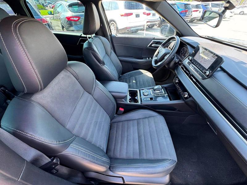 2023 Mitsubishi VIN JA4J4UA86PZ035114 COPART salvage auction — NORMAL WEAR, FL - CERTIFICATE OF TITLE (P), sold $8,100 on 2026-07-17 (photo 5)