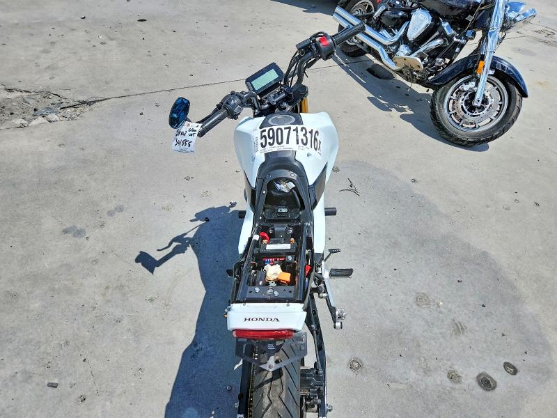 2025 Honda Grom VIN MLHJC9259S5300373 COPART salvage auction — VANDALISM, Fl - Cert Of Title Slvg Rebuildable, sold $750 on 2026-07-16 (photo 6)