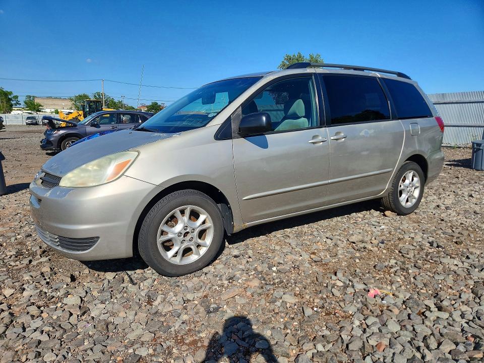 2004 Toyota Sienna VIN 5TDBA23C74S008445 COPART salvage auction — MINOR DENT/SCRATCHES, NY - CERTIFICATE OF TITLE, sold $550 on 2026-07-30 (photo 1)