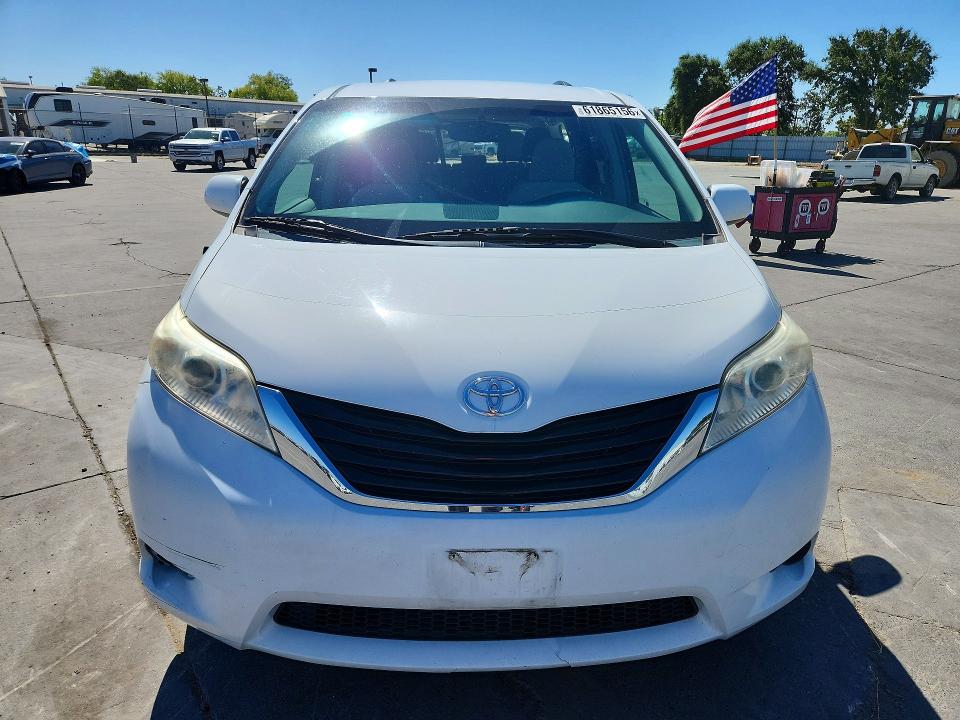 2013 Toyota Sienna VIN 5TDJK3DC3DS050866 COPART salvage auction — REAR END, CA - SALVAGE CERTIFICATE, sold $1,550 on 2026-07-27 (photo 5)