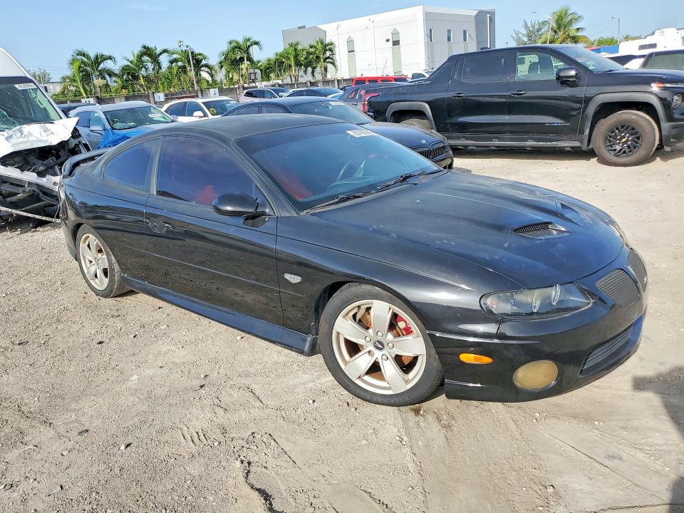 2006 Pontiac Gto VIN 6G2VX12U26L514566 COPART salvage auction — MINOR DENT/SCRATCHES, FL - CERTIFICATE OF TITLE, sold $2,050 on 2026-07-24 (photo 4)