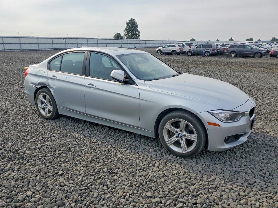 2015 BMW 3er VIN WBA3B5C57FF962505 COPART salvage auction — REAR END, WA - BILL OF SALE, sold $375 on 2026-07-29 (photo 4)