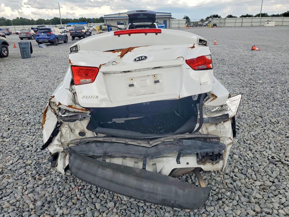 2012 Kia Forte VIN KNAFU4A2XC5607453 COPART salvage auction — REAR END, Fl - Cert Of Title Slvg Rebuildable, sold $425 on 2026-07-14 (photo 6)