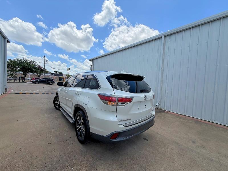2016 Toyota Highlander VIN 5TDKKRFH9GS155738 COPART salvage auction — MINOR DENT/SCRATCHES, Tx - Certificate Of Title (P), sold $29,500 on 2026-07-27 (photo 3)