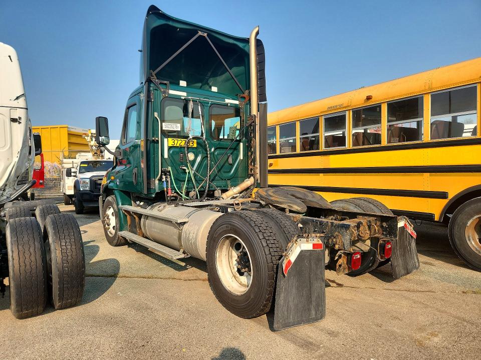 2018 Freightliner All other VIN 3AKBGADVXJSJL4561 COPART salvage auction — MINOR DENT/SCRATCHES, CT, sold $875 on 2026-07-31 (photo 2)