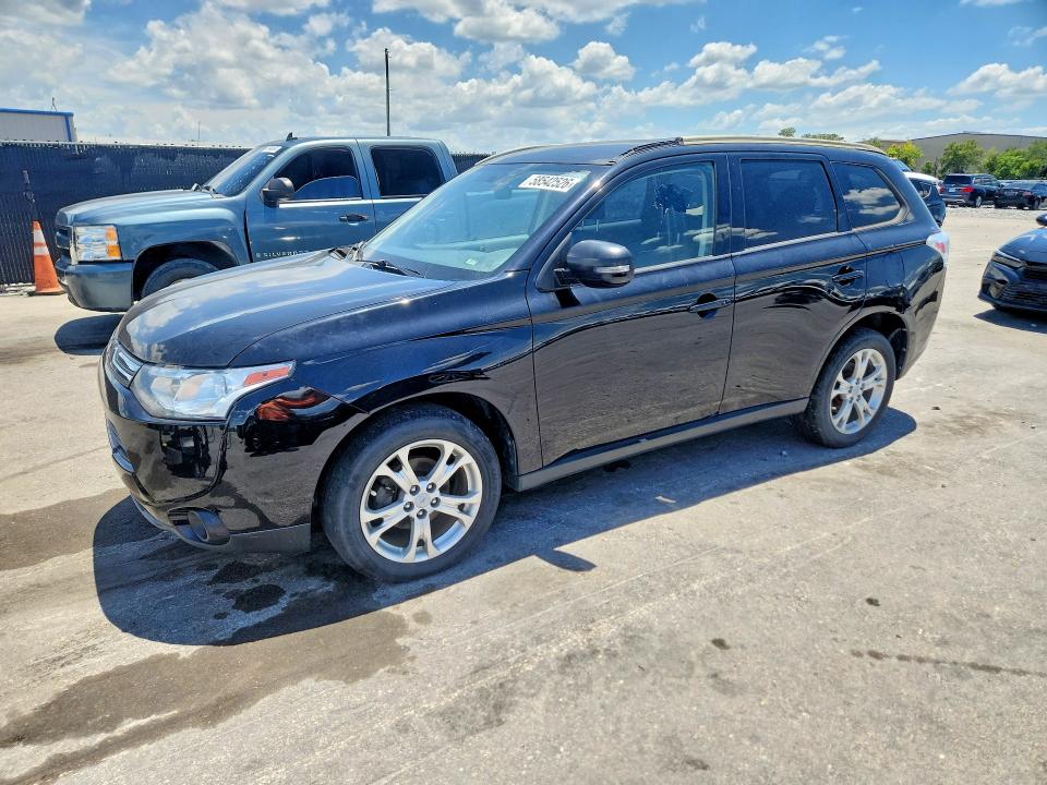 2014 Mitsubishi Outlander VIN JA4AZ3A38EZ012933 COPART salvage auction — MINOR DENT/SCRATCHES, Ne - Certificate Of Title (P), sold $900 on 2026-07-13 (photo 1)