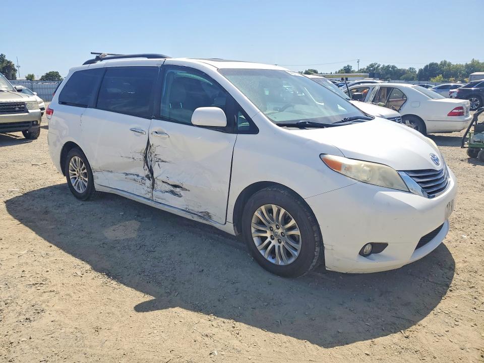 2011 Toyota Sienna VIN 5TDYK3DC6BS012799 COPART salvage auction — SIDE, CA - SALVAGE CERTIFICATE, sold $1,150 on 2026-07-09 (photo 4)
