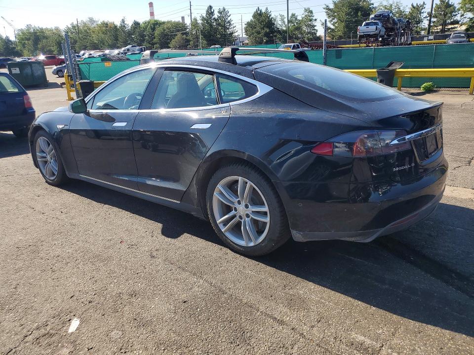 2015 Tesla Model s VIN 5YJSA1E25FF112714 COPART salvage auction — UNDERCARRIAGE, CO - DIS/DLR/EXP ONLY CLEAN TITLE, sold $925 on 2026-07-21 (photo 2)