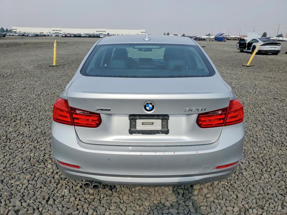 2015 BMW 3er VIN WBA3B5C57FF962505 COPART salvage auction — REAR END, WA - BILL OF SALE, sold $375 on 2026-07-29 (photo 6)