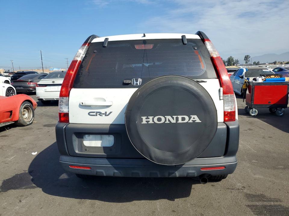 2005 Honda Cr-v VIN JHLRD68565C003931 COPART salvage auction — MINOR DENT/SCRATCHES, Ca - Dis/Dlr/Exp Only Clean Title, sold $500 on 2026-07-22 (photo 6)